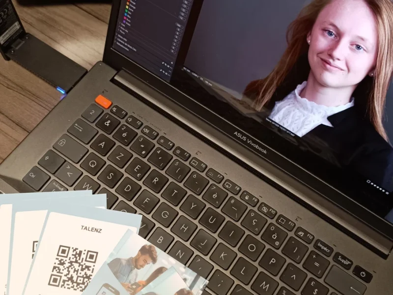 Studio retouche photo ecran montage